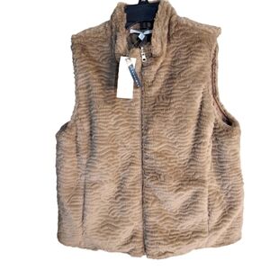 NWT Fever Med Vest Reversible Faux Fur and Quilted